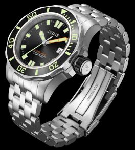 50 bar vattentäthet samt heliumventil = en klocka som man kan gå till botten med - Audaz 500M Octomarine Automatic Diver ADZ-2070-01