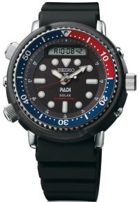 20 bar vattentäthet och solcells energi - Seiko Prospex Solar PADI Diver SNJ027P1