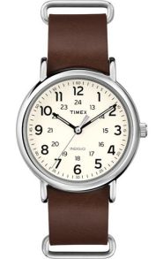 Silverfärgat stål dominerar och kräver uppmärksamhet - Timex Weekender T2P495