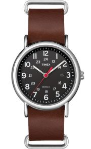 Brunt läderarmband och silverfärgat stål dominerar - Timex Weekender TW2R63100